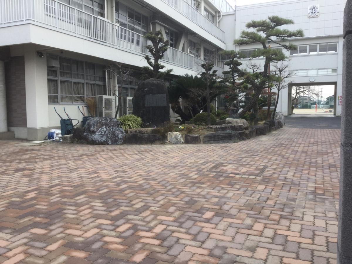 羽島市の竹鼻中学校です。