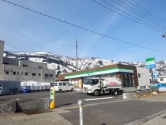 ファミリーマート　湯沢奈良山店