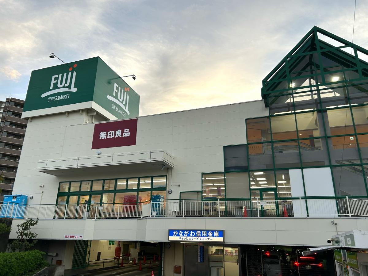 Fuji善行店の外観写真