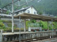 平岡駅