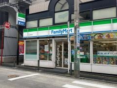 ファミリーマート　日吉本町店