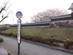 「勝竜寺城公園前」バス停留所