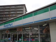 ファミリーマート　茨木東太田一丁目店
