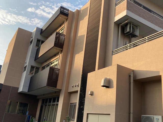 リアンレーヴ上大岡の施設外観です。