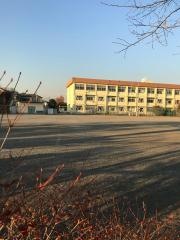 座間小学校