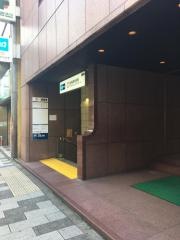 新宿御苑前駅