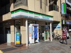 ファミリーマート　南浦和駅東口店