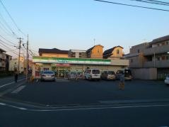 ファミリーマート　関町北二丁目店