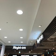 ライトオン　梅田店