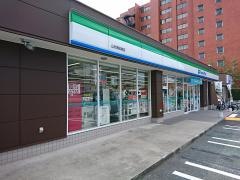 ファミリーマート　山形青田南店