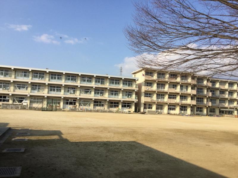 手鎌小学校