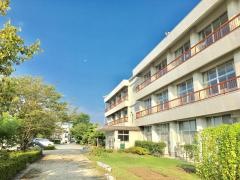 春日小学校