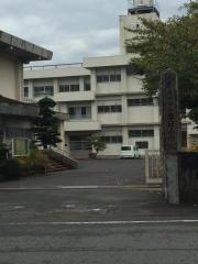 春日小学校