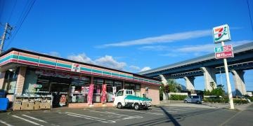 セブンイレブン　伊勢原西富岡店