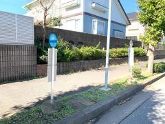 「木刈中央公園」バス停留所