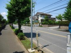 「木刈中央公園」バス停留所