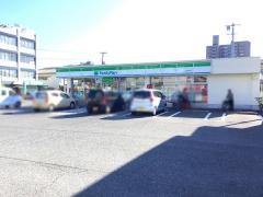ファミリーマート　三原宮沖店