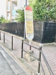 「上岡」バス停留所