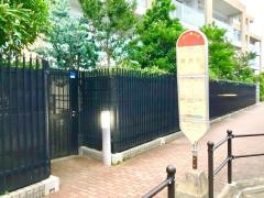 「上岡」バス停留所
