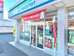 ファミリーマート　鶴ヶ島鶴ヶ丘店