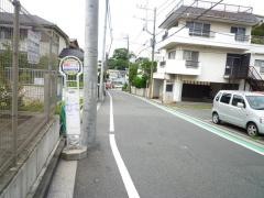 「本郷町三丁目」バス停留所