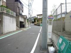 「本郷町三丁目」バス停留所