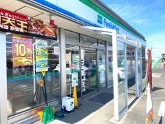 ファミリーマート　県道豊郷店