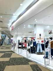 ユニクロ　イオン熱田ショッピングセンター店