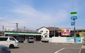 ファミリーマート　名古屋平中町店