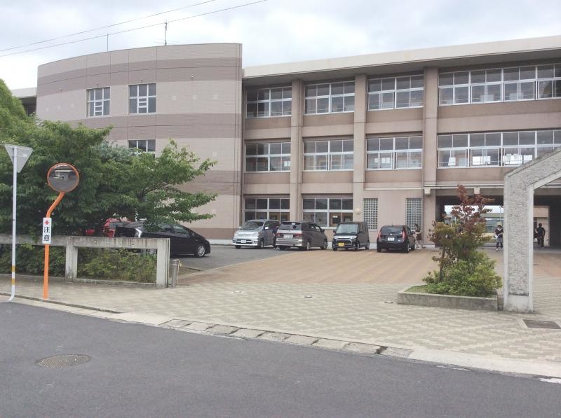 中津中学校校舎
