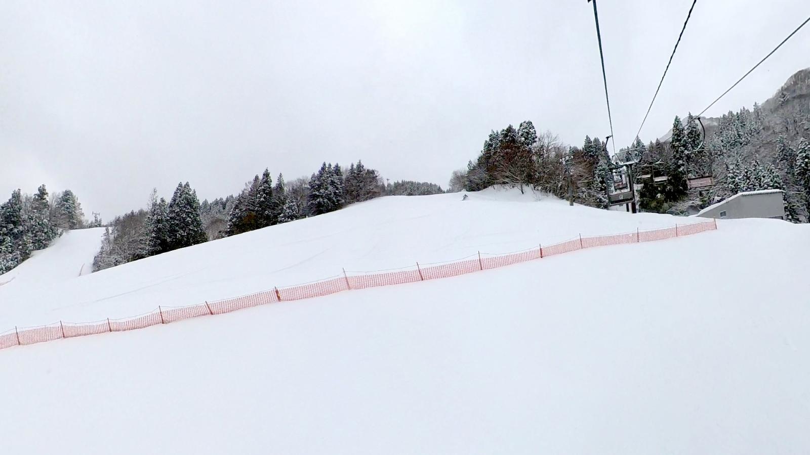 リフトからクラシタ山ゲレンデとグレープロード