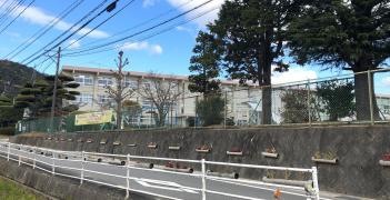 川上小学校