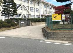 川上小学校