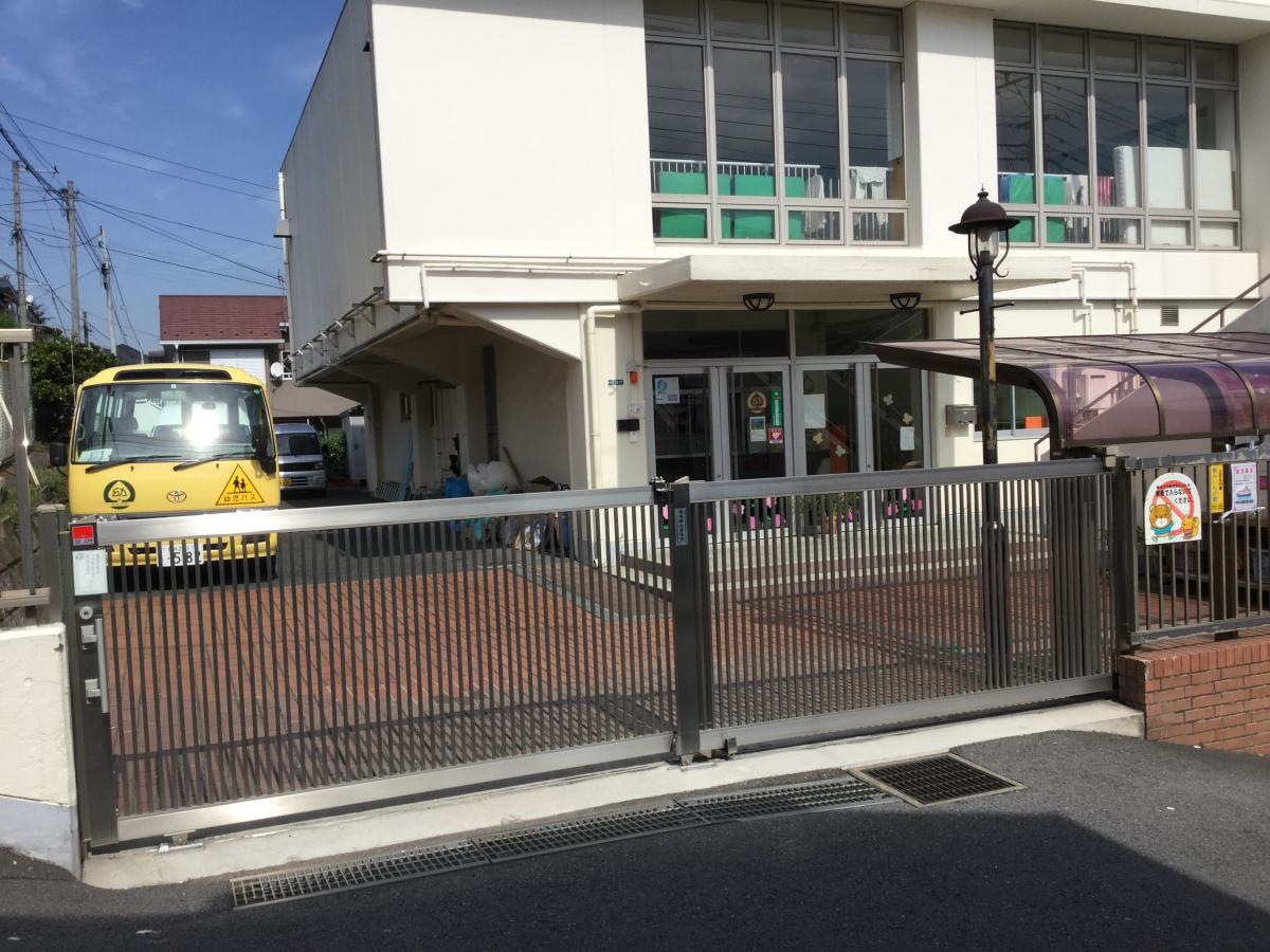 正門