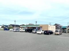ファミリーマート　津片田店