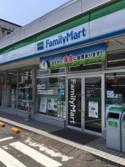 ファミリーマート　平潟店
