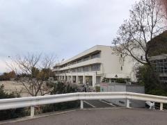 八木山小学校