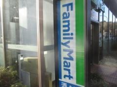 ファミリーマート　青山外苑東通り店