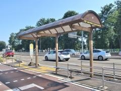 「清新小学校前」バス停留所