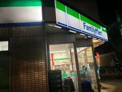 ファミリーマート　金山一丁目店