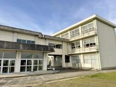 草平小学校