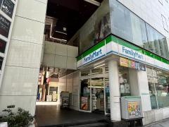 ファミリーマート　小浦曽根崎新地店