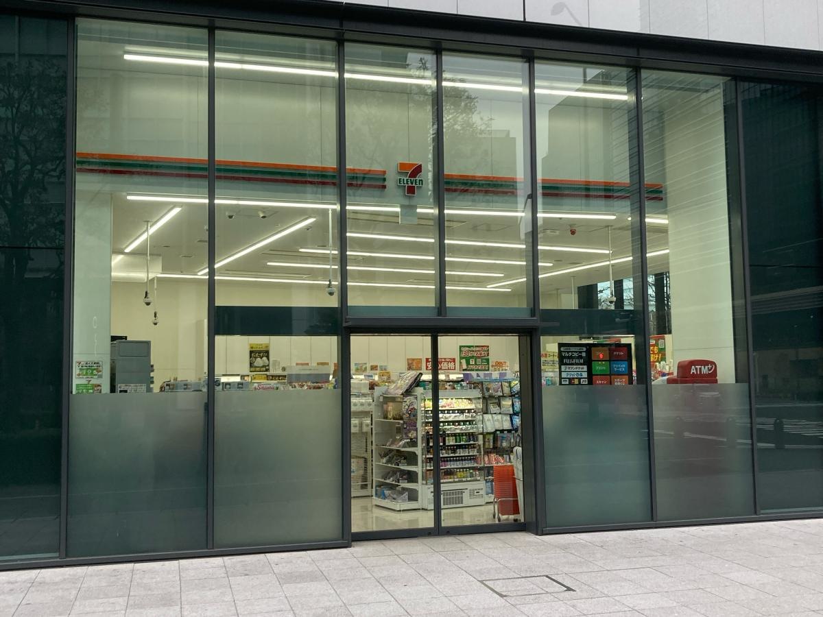 セブンイレブン　横浜みなとみらい四丁目店