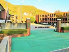 私立山梨学院大学附属中学校