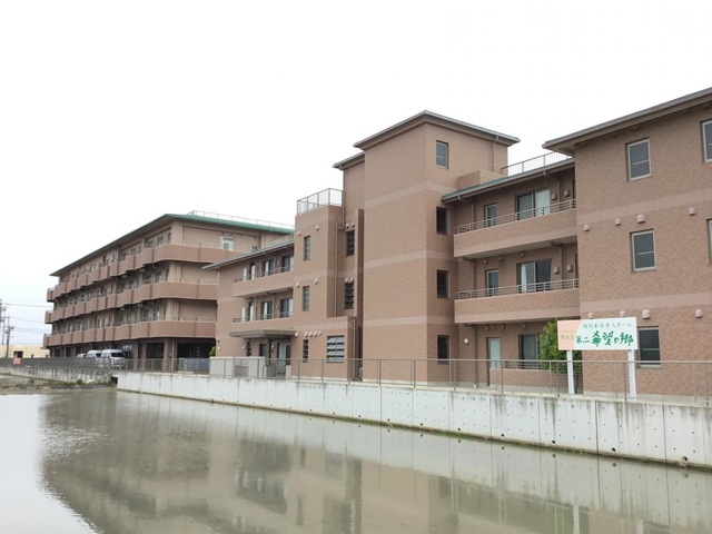 希望の郷 施設外観