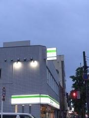 ファミリーマート　烏丸寺ノ内店
