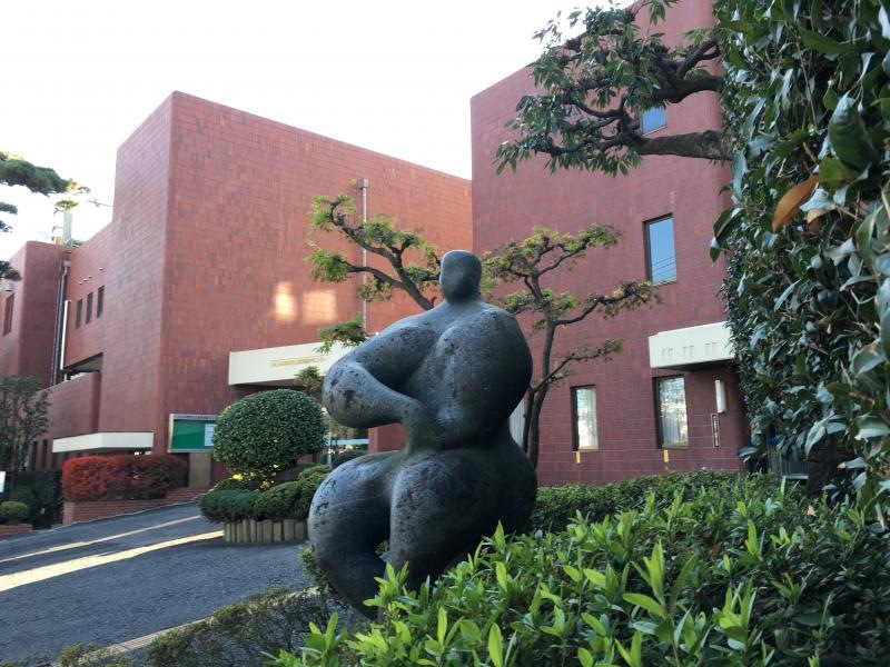 ふじみ野市立勤労福祉センターの東側からの建物外観