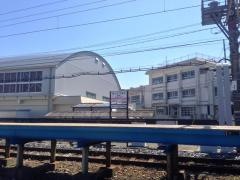 学校前駅
