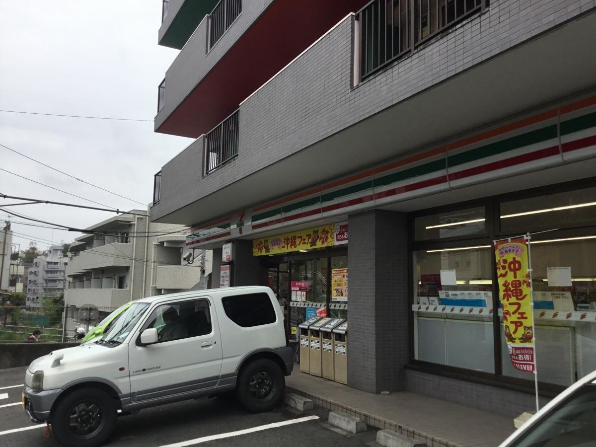 駐車場側
