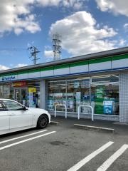 ファミリーマート　木津大谷店